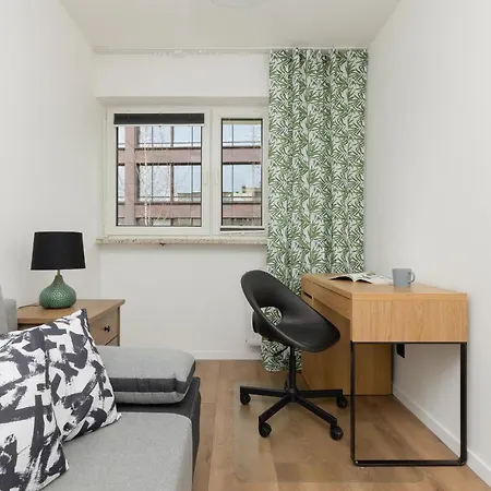 Ochota Spacious With Parking By Renters Warszawa