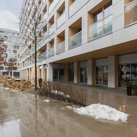 Elegant With Balcony & Bathtub Wola By Renters Apartment