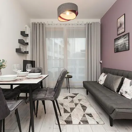 Elegant With Balcony & Bathtub Wola By Renters