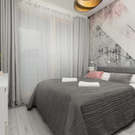 Elegant With Balcony & Bathtub Wola By Renters Apartment Warschau
