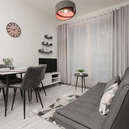 Elegant With Balcony & Bathtub Wola By Renters Apartment Warschau