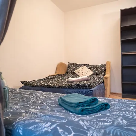 Apartment Apartrooms Near Metro Dw Wilenski Dnf *