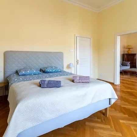 Luster I Obrazow Apartment Warsaw