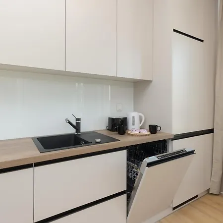 Apartment Optykow Spacious & Cosy With Parking By Renters Warsaw