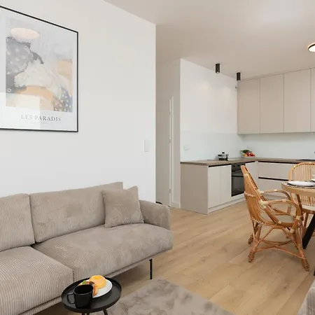 Optykow Spacious & Cosy With Parking By Renters Apartment *