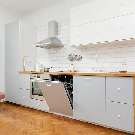 Metro Szwedzka Beautiful Praga By Renters Apartment *