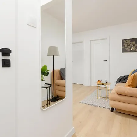 Apartment Spacious Suwalska Targowek By Renters Warsaw