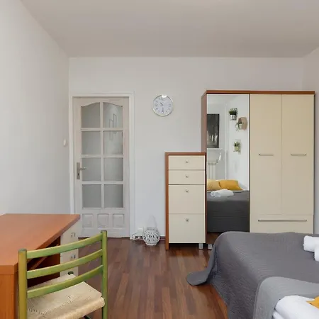 Apartment Spacious Astronaut's Wlochy By Renters