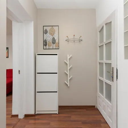 Spacious Astronaut's Wlochy By Renters Apartment