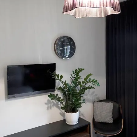Glamour Designer Well-equipped 2 Bed Warsaw