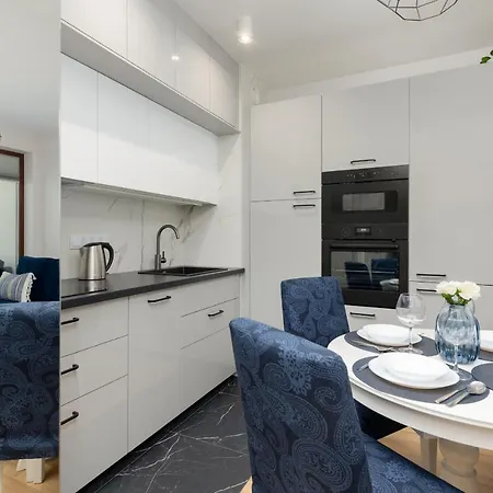 Arkadia Wola With Parking By Renters Apartament *