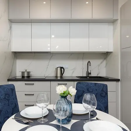 Arkadia Wola With Parking By Renters Apartament Warszawa