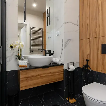 Arkadia Wola With Parking By Renters *