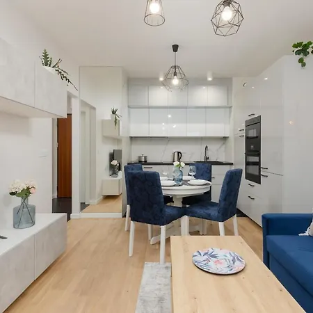 Arkadia Wola With Parking By Renters Warszawa