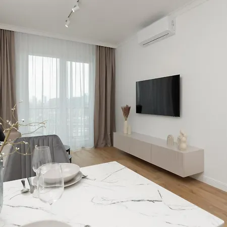 Luxury With Air-conditioning Guminska By Renters Prestige Apartment