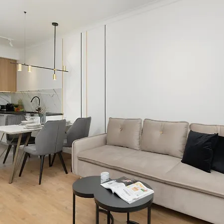 Luxury With Air-conditioning Guminska By Renters Prestige Apartment
