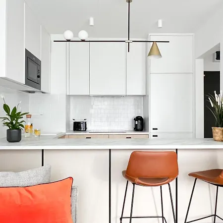 Apartment Gustowny Przy Metrze Warsaw