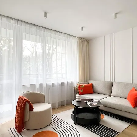 Gustowny Przy Metrze Apartment *