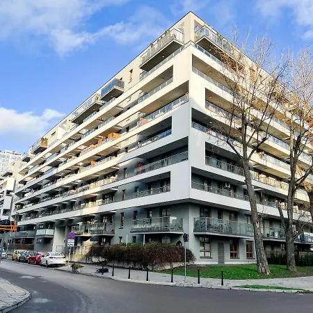 Bliska Wola, Apartament 3 Pokoje Z 40m2 Ogrodkiem *