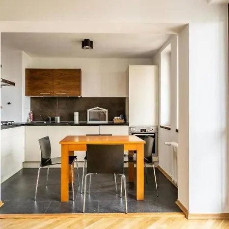 Zamkniete Center Twarda - Spacious One Bedroom Apartment