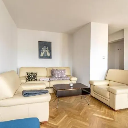 Zamkniete Center Twarda - Spacious One Bedroom Apartment Warsaw