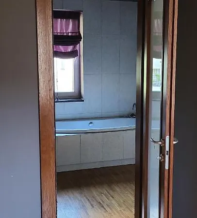 Spacious Two-bedroom Condo,big Balcony,freeparking Apartment *