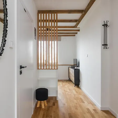 Rondo Wiatraczna Loft Apartment *