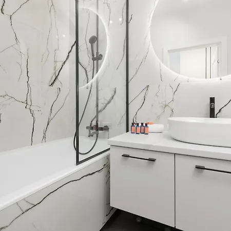 Апартаменты Luxury With Air-conditioning Guminska By Renters Prestige