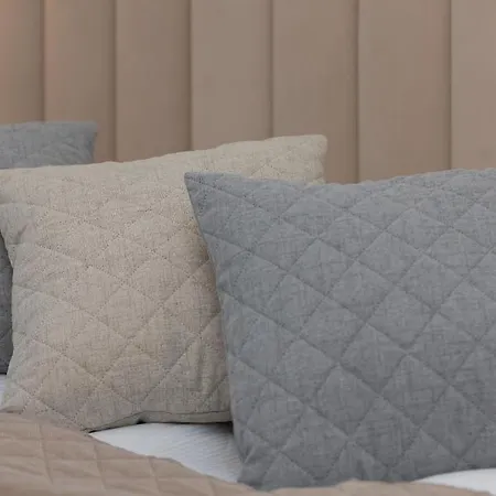 Luxury With Air-conditioning Guminska By Renters Prestige Апартаменты