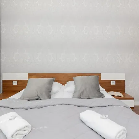 Apartment Glamorous Wilanow By Renters Warsaw