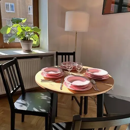 Stary Mokotow, Z Ogrodkiem Apartament *
