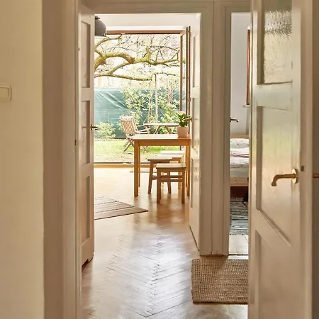 Apartament Stary Mokotow, Z Ogrodkiem *