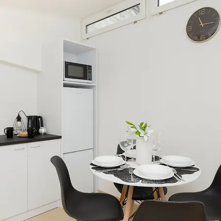 Cozy In The City Center Mazowiecka By Renters Warsaw