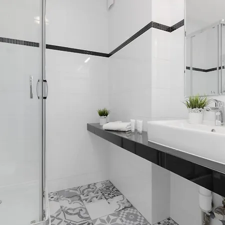 Apartment Old Town Spacious Bonifraterska By Renters