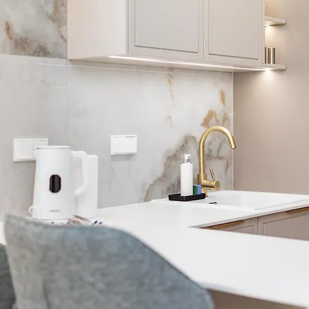 Apartament Aleja Solidarnosci 60b Warszawa