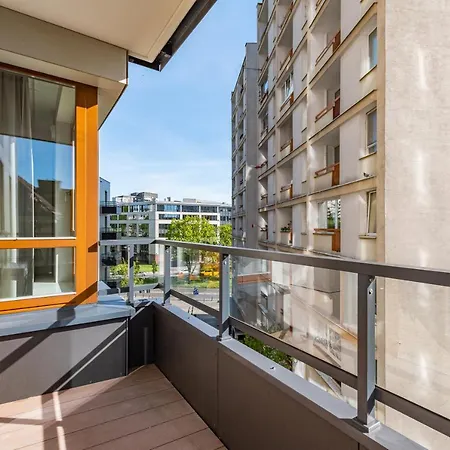 Apartament Aleja Solidarnosci 60b
