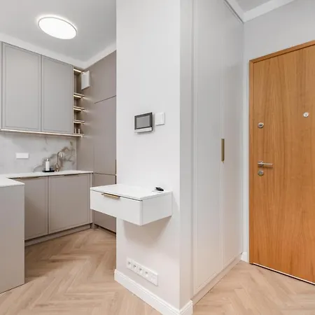 Aleja Solidarnosci 60b Apartament Warszawa