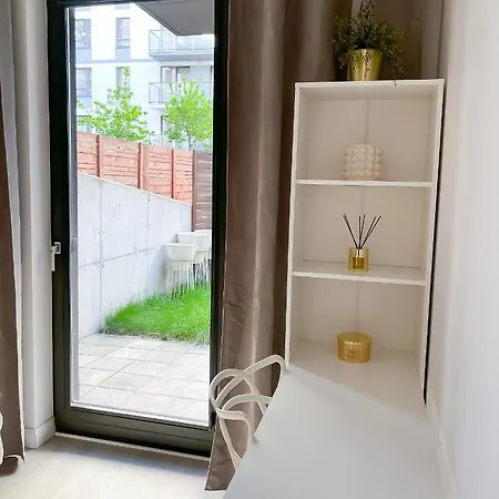 Bliska Wola, Apartament 3 Pokoje Z 40m2 Ogrodkiem Apartment Warsaw