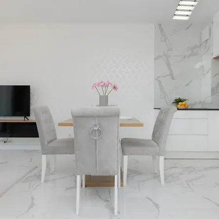 Praga Arte With Parking & Balcony By Renters Apartment Warsaw
