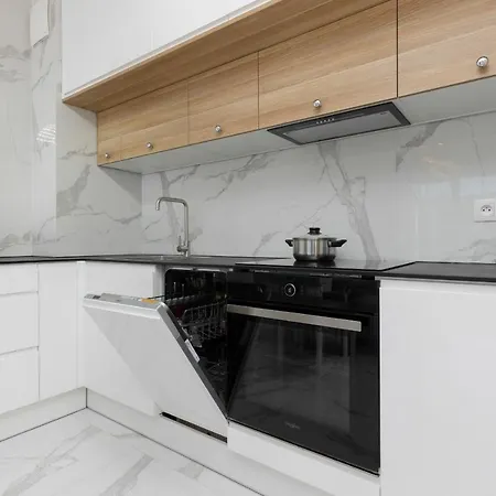 Apartment Praga Arte With Parking & Balcony By Renters *