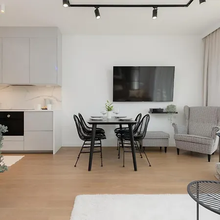 Boutiq Park Elegant With Parking By Renters Apartament *