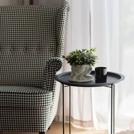 Boutiq Park Elegant With Parking By Renters Apartament