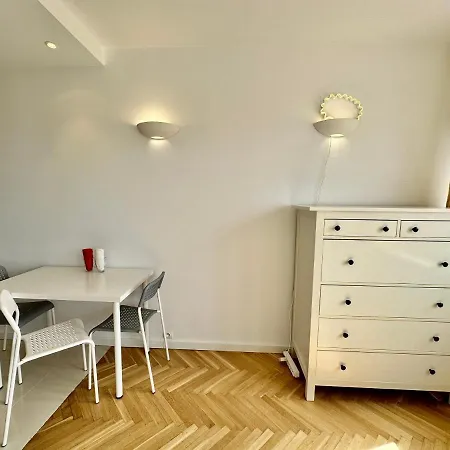 Copernic Metro Wifi 85'tv Netflix Disney+ Hbo Apartment Warsaw