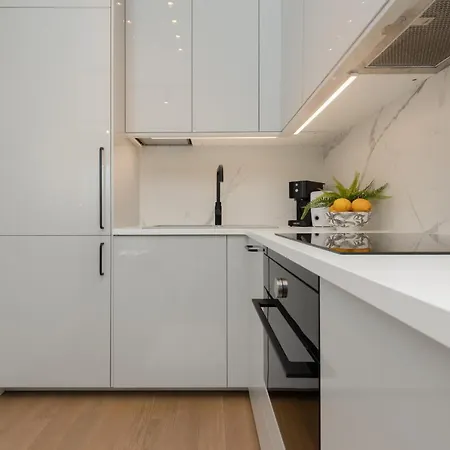 Boutiq Park Elegant With Parking By Renters Warszawa