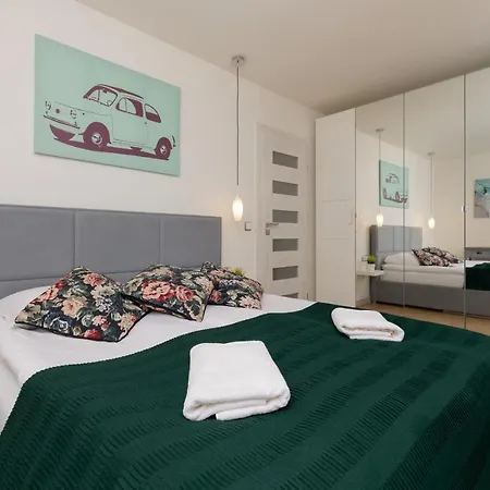 City View With 2 Bedrooms & Ac By Renters Apartment *