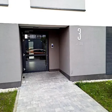Sunny & Modern 2 Beds Spacious Air-conditioned Warsaw