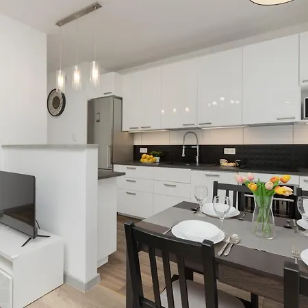 Goclaw & 2 Bedrooms & Parking & Balcony By Renters Warsaw