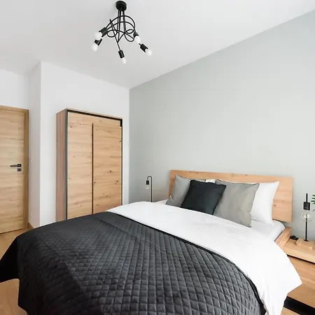 Apartment Wola Skwer Sunny