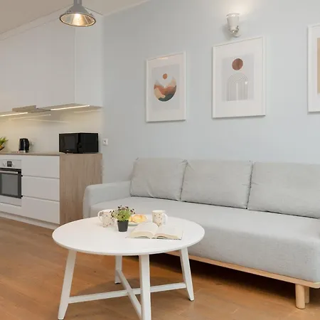 Cozy & Sunny For 4 Guests Kolejowa By Renters Apartment *