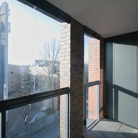 Szwedzka 4 Studio + Balcony Apartment Warsaw
